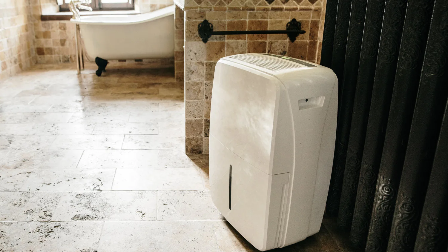 Humidifier or dehumidifier